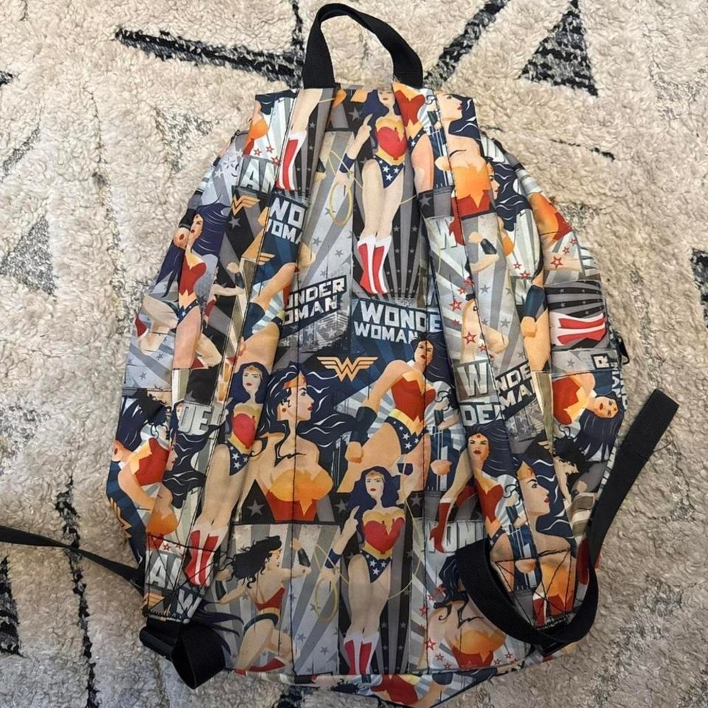 DC Wonder Woman Backpack - Picture 3 of 7